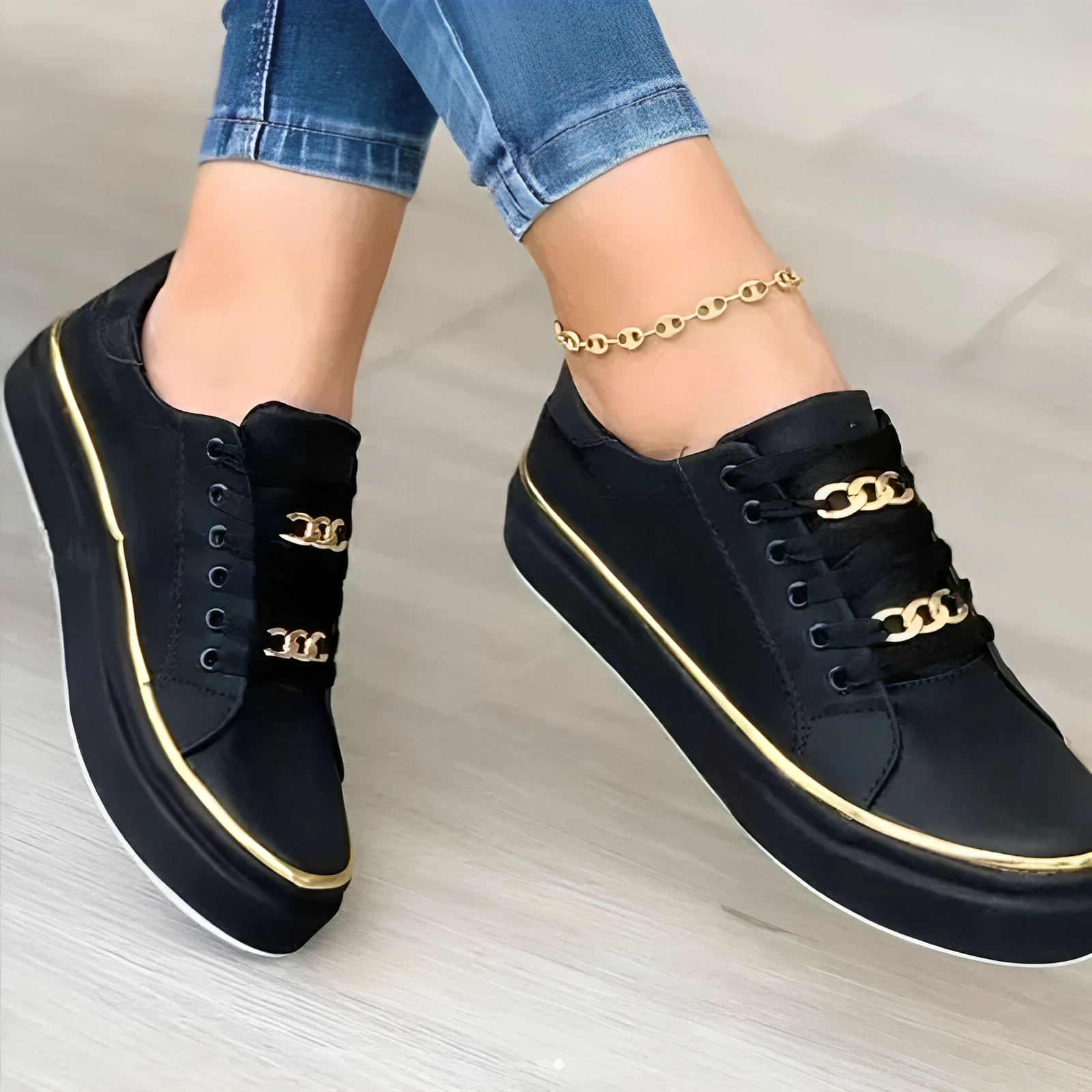 Black (Almost sold out) / 12