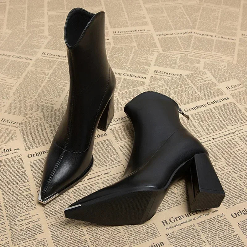 Black / 7