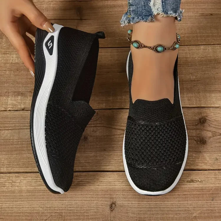 Black / 10